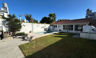 VENTA CASA 5 AMB C/PATIO PILETA Y GARAGE - BURZACO
