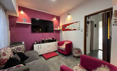 VENTA CASA 5 AMB C/PATIO PILETA Y GARAGE - BURZACO