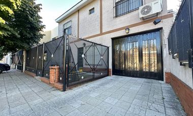 VENTA CASA 5 AMB C/PATIO PILETA Y GARAGE - BURZACO