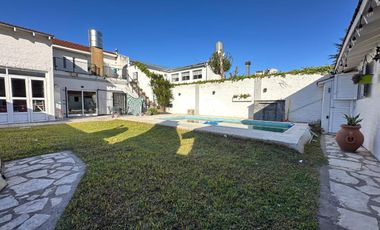 VENTA CASA 5 AMB C/PATIO PILETA Y GARAGE - BURZACO