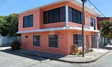 Casa en Venta, en Esquina en Articulo 123, Ver. Ver