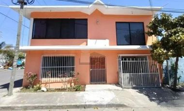Casa en Venta, en Esquina en Articulo 123, Ver. Ver