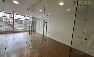 Oficina en Arriendo en Edificio Central Lake