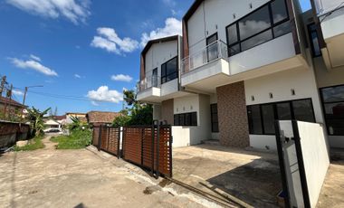 DIJUAL TOWNHOUSE PADANG KAPAS BUKIT LAMA PALEMBANG