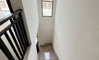 Disewakan Murah rumah PIK2 4,5x10 sudah terpasang AC