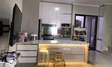 Burgundy Summarecon Bekasi 2 Unit Rumah Lebar 8 Plus Isinya Nego Diban