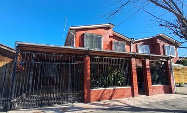 VENTA CASA 2 PISOS EN EL CORAZON DE QUILICURA