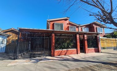 VENTA CASA 2 PISOS EN EL CORAZON DE QUILICURA