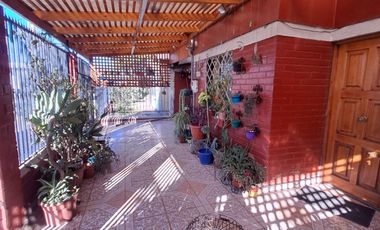 VENTA CASA 2 PISOS EN EL CORAZON DE QUILICURA