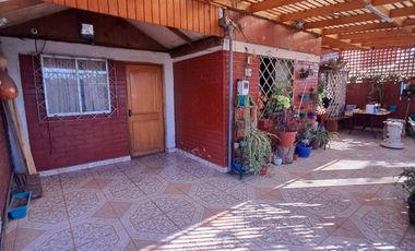 VENTA CASA 2 PISOS EN EL CORAZON DE QUILICURA