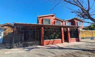 VENTA CASA 2 PISOS EN EL CORAZON DE QUILICURA