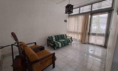 Turun harga 4M luas 305m2, Rumah Strategis Rawamangun, Harga Mepet NJOP