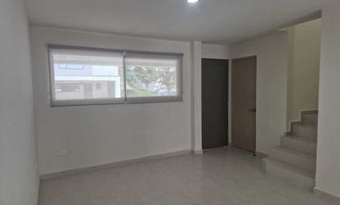 CASA EN RENTA CUMBRES GARCIA