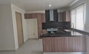CASA EN RENTA CUMBRES GARCIA