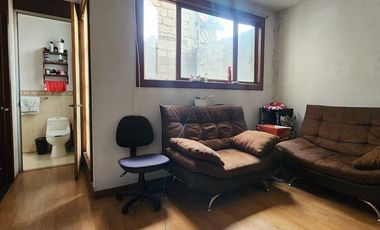 Casa de 3 pisos con Baño en planta baja y espacios generosos en Villa Santin