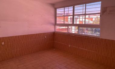 Casa en Venta que funcionaba como escuela, en zona centro.