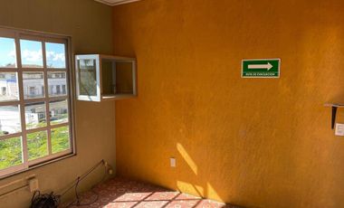 Casa en Venta que funcionaba como escuela, en zona centro.