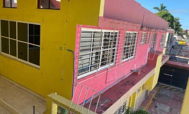 Casa en Venta que funcionaba como escuela, en zona centro.