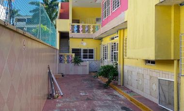 Casa en Venta que funcionaba como escuela, en zona centro.