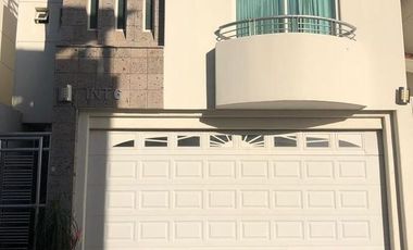 CASA EN VENTA O RENTA EN  PRIVADA LOS PINOS, LA CAMPIÑA.