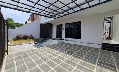 Rumah Mewah Nyaman di Lokasi Tenang dan Strategis - Jalan Asparaga