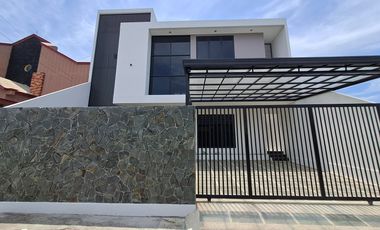 Rumah Mewah Nyaman di Lokasi Tenang dan Strategis - Jalan Asparaga