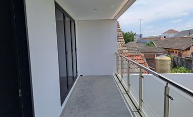 Rumah Mewah Nyaman di Lokasi Tenang dan Strategis - Jalan Asparaga