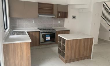 CASA NUEVA FRACCIONAMIENTO INTERLOMAS  EN ESQUINA
