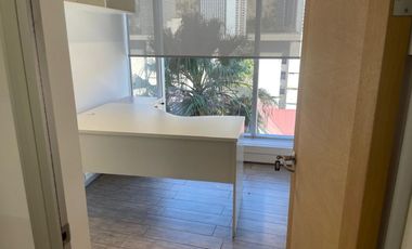 ARRIENDO Oficina habilitada de 697,70 m2, Metro Pedro de Valdivia
