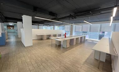 ARRIENDO Oficina habilitada de 697,70 m2, Metro Pedro de Valdivia