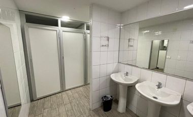 ARRIENDO Oficina habilitada de 697,70 m2, Metro Pedro de Valdivia