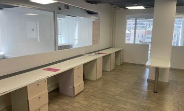 ARRIENDO Oficina habilitada de 697,70 m2, Metro Pedro de Valdivia