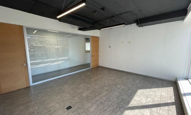 ARRIENDO Oficina habilitada de 697,70 m2, Metro Pedro de Valdivia
