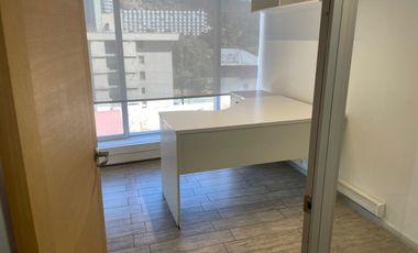 ARRIENDO Oficina habilitada de 697,70 m2, Metro Pedro de Valdivia