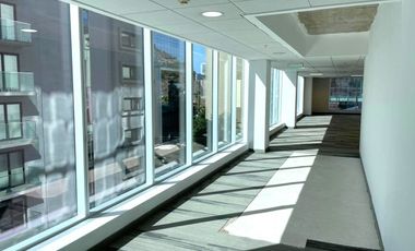 ARRIENDO Oficina habilitada de 697,70 m2, Metro Pedro de Valdivia