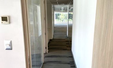 ARRIENDO Oficina habilitada de 697,70 m2, Metro Pedro de Valdivia