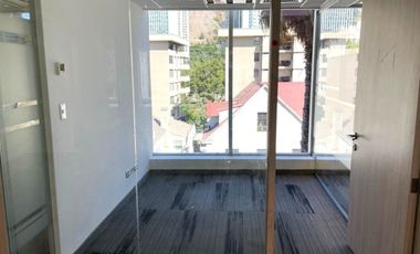 ARRIENDO Oficina habilitada de 697,70 m2, Metro Pedro de Valdivia