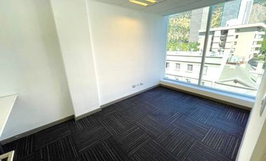 ARRIENDO Oficina habilitada de 697,70 m2, Metro Pedro de Valdivia