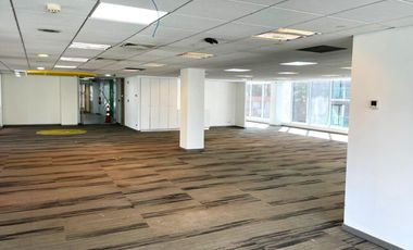 ARRIENDO Oficina habilitada de 697,70 m2, Metro Pedro de Valdivia
