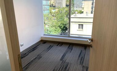 ARRIENDO Oficina habilitada de 697,70 m2, Metro Pedro de Valdivia