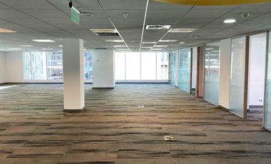 ARRIENDO Oficina habilitada de 697,70 m2, Metro Pedro de Valdivia