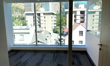 ARRIENDO Oficina habilitada de 697,70 m2, Metro Pedro de Valdivia