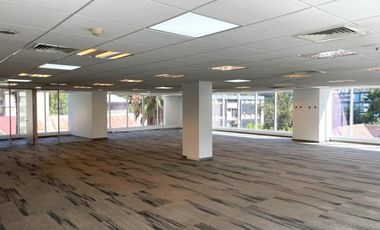 ARRIENDO Oficina habilitada de 697,70 m2, Metro Pedro de Valdivia