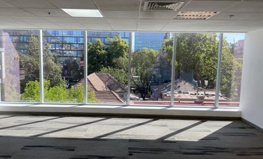 ARRIENDO Oficina habilitada de 697,70 m2, Metro Pedro de Valdivia