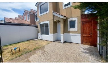 CASA EN "LOS CIRUELOS II" (3D-2B) - BUIN