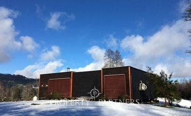 Fabrica  con sala de ventas   en parcela  orilla carretera