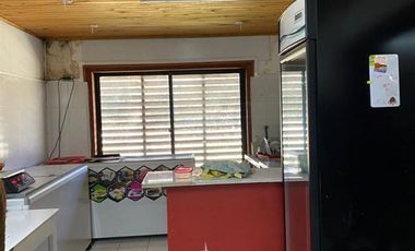 Fabrica  con sala de ventas   en parcela  orilla carretera