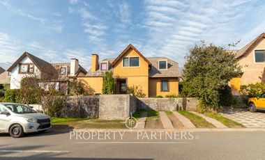 Se vende linda casa en condominio