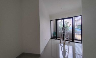 rumah baru mewah 2 lantai di jl. ekonomi dwiwarna dekat Stasiun mangga besar jakarta pusat
