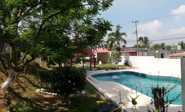 HERMOSA CASA CON ALBERCA Y AMPLIO JARDIN  EN VENTA - (3)